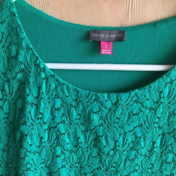 Vince Camuto Green Lace Cap Sleeve Peplum Top - Picture 2 of 10